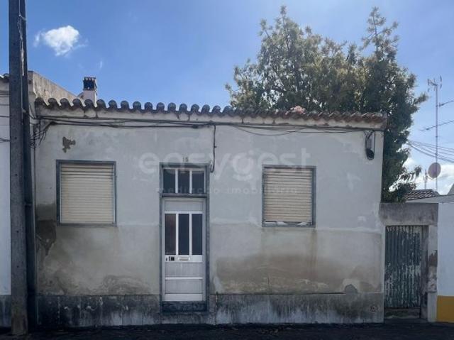 Construa aqui o seu futuro situada em Nossa Senhora das Neves Beja