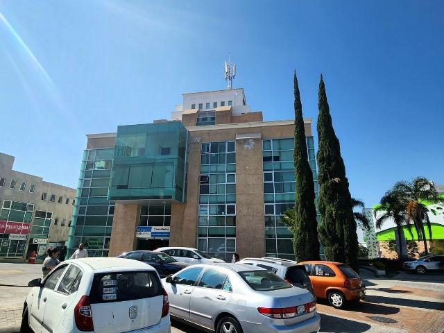 Consultorio en RENTA en Torre Medica Momentum en Milenio