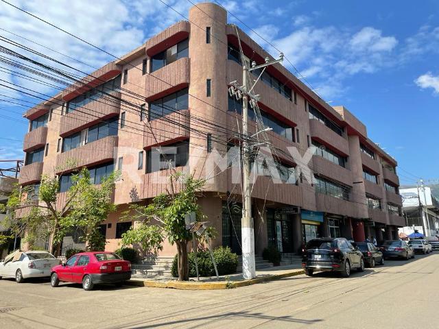 Consultorios en Venta Médica Papagayo: en Esquina | Acapulco Centrico Clinica Papagayo entre Av Costera y Av Cuauhtemoc