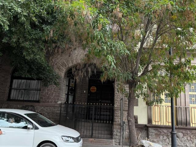CONSULTORIOS/OFICINAS EN RENTA EN COL. TEQUISQUIAPAN