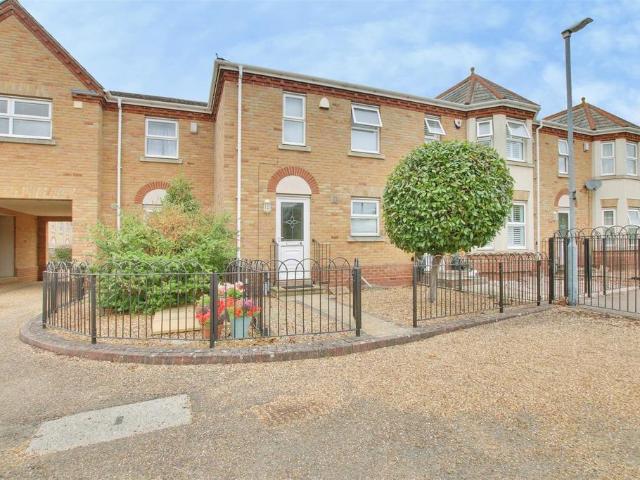Cootes Meadow, St. Ives 3 bed terraced house to rent £1,495 pcm £345 pw