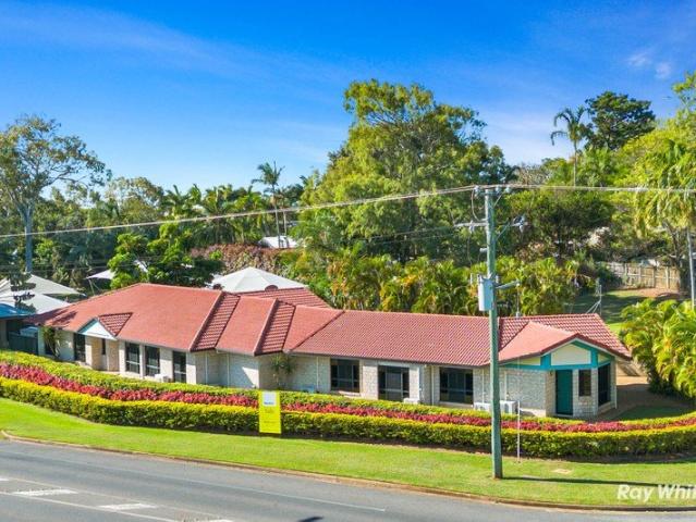Cooee Bay! 5 Bedroom Home and 2 Bedroom Unit