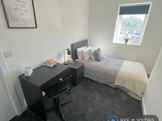Cook St, Prescot, L35 1 bed in a house share to rent £550 pcm £127 pw