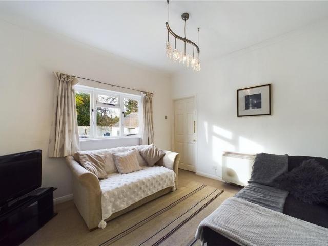 Cookham Road, Maidenhead, Berkshire, SL6 1 bed flat to rent £1,150 pcm £265 pw