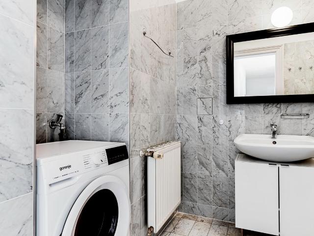 Cool Neubau 3BR, Furniture, Decor & Kitchen, Vienna Amsterdam Apartments for Rent