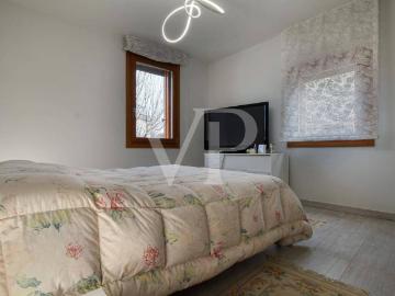 Cool apartment less than 10 min to Del Din or Ederle