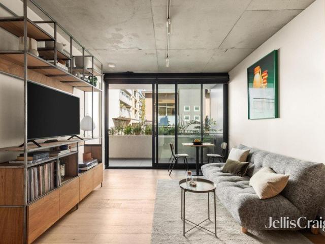 Cool & Cosmopolitan