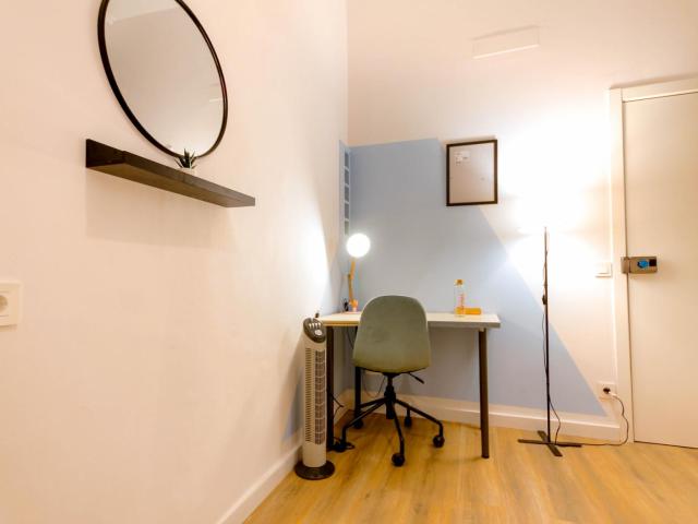 Cool double bedroom near Plaça de l'Ictineo