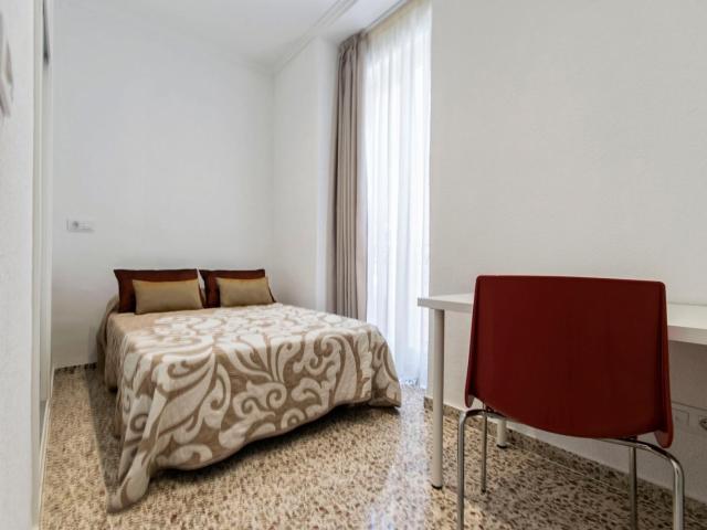 Cool double bedroom in Alicante Centro