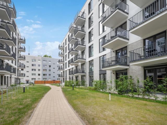 Cool double ensuite bedroom close to Heinrich Heine Straße metro station