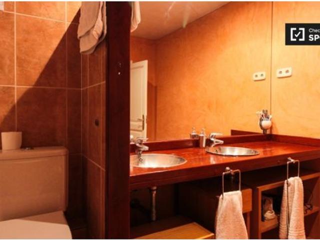 Cool room en alquiler en apartamento de 6 dormitorios, L’Esquerra