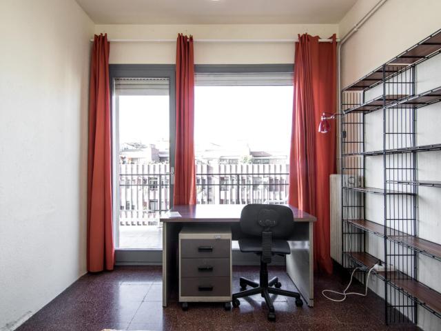 Cool single bedroom near the Les Corts metro