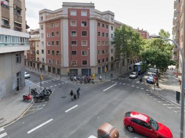 Cool single bedroom close to Alfons X metro station
