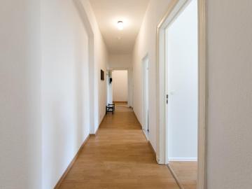 Cool single bedroom in a 4 bedroom apartment near Silberhornstraße metro station