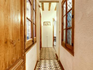 Cool twin ensuite bedroom with a kitchen, in El Barri Gòtic