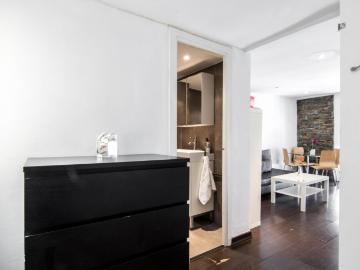 Cool 1 bedroom apartment near Sant Antoni metro station