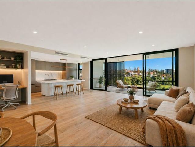 COOLANGATTA LUXURY APARTMENT WITH WELLNESS CENTRE UNFURNISHED