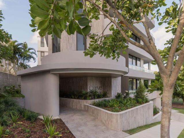 COOLANGATTA LUXURY APARTMENT WITH WELLNESS CENTRE UNFURNISHED