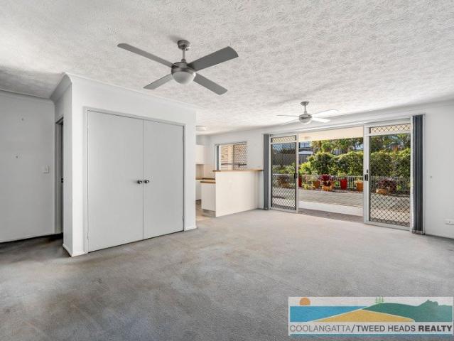Coolangatta Renovator Ripper Stroll to the Beach!