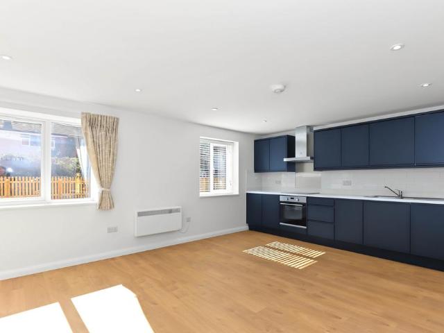 Coolidge Court. Coolidge Close. 1 bed ground floor flat to rent £1,725 pcm £398 pw