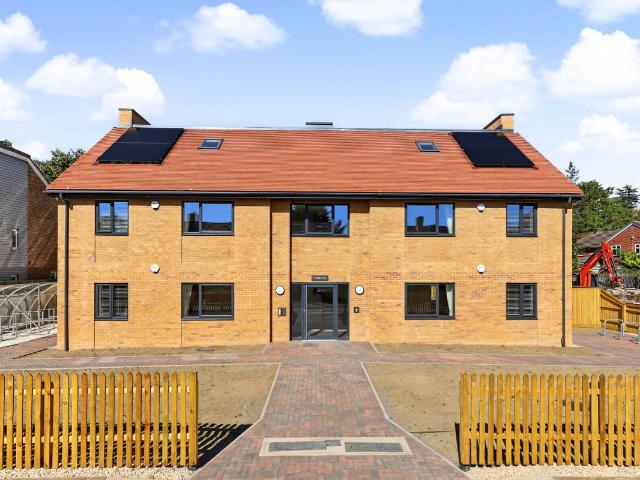 Coolidge Court. Coolidge Close, Headington, Oxford, Oxfordshire OX3, 1 bed flat to rent, £1,750 pcm | PrimeLocation