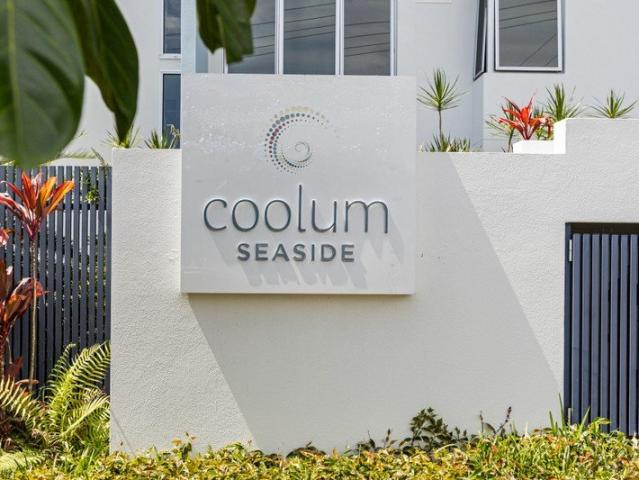 COOLUM SEASIDE LUXRIOUS BEACHSIDE 3 STOREY PENTHOUSE