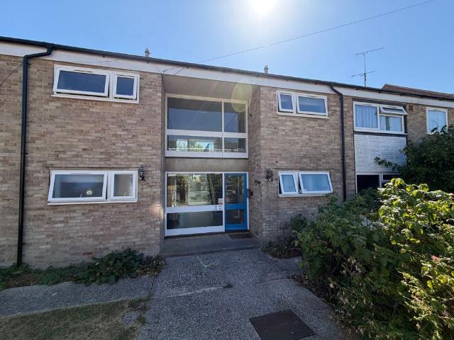 Coombe Crescent, Pulborough RH20, 2 bed flat to rent, £1,250 pcm | PrimeLocation
