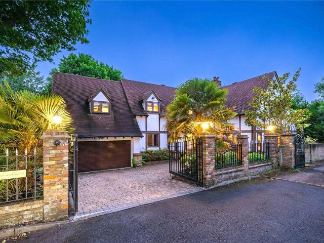 Coombe Bank, Kingston Upon Thames, Surrey KT2, 5 bed detached house to rent, £6,950 pcm | PrimeLocation