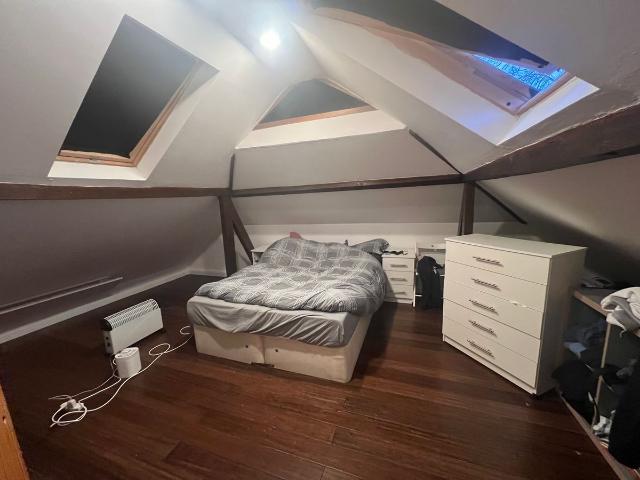 Coombe Farm, Oaks Road CR0, 2 bed flat to rent, £1,100 pcm | PrimeLocation