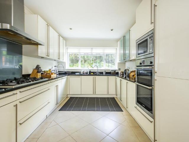 Coombe Lane West Kingston Upon Thames. 5 bed detached house to rent £6,000 pcm £1,385 pw