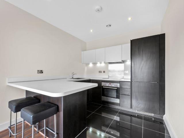 Coombe Lane, London SW20, 2 bed flat to rent, £2,250 pcm | PrimeLocation