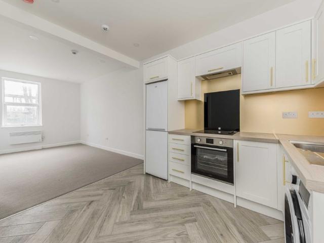 Coombe Lane, Raynes Park, SW20, London