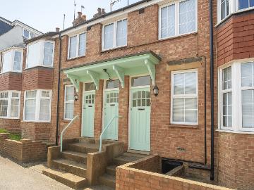 Coombe Road, Brighton, BN2 2 bed flat to rent £1,700 pcm £392 pw