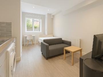 Coombe Road, Brighton, BN2 2 bed flat to rent £1,700 pcm £392 pw