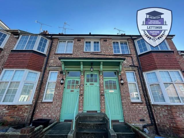 Coombe Road, Brighton BN2, 2 bed flat to rent, £1,700 pcm | PrimeLocation