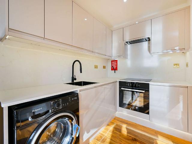 Coombe Road, Kingston, Kingston Upon Thames KT2, 1 bed flat to rent, £1,750 pcm | PrimeLocation