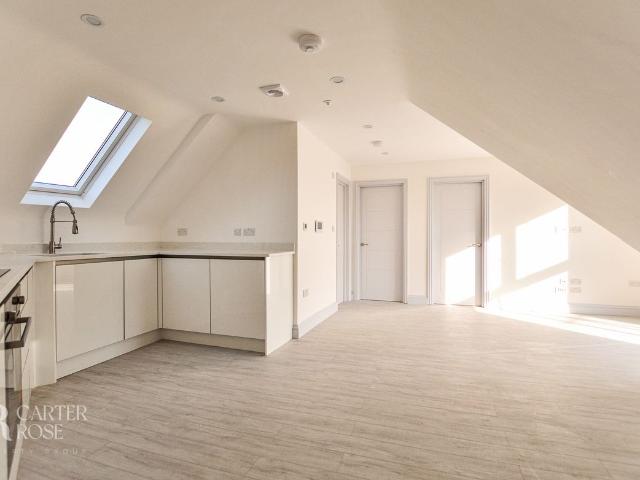Coombe Rd, Croydon CR0, 2 bed flat to rent, £1,500 pcm | PrimeLocation
