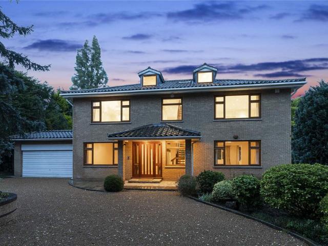 Coombe Ridings, Kingston Hill 5 bed detached house to rent £8,350 pcm £1,927 pw