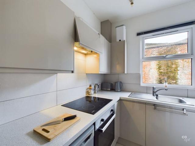 Coombe Terrace, Brighton BN2, 1 bed flat to rent, £1,250 pcm | PrimeLocation
