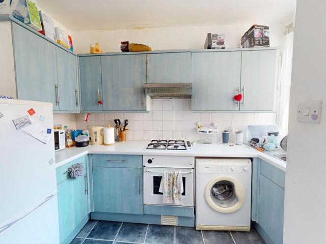 Coombe Terrace, Brighton, BN2 1 bed flat to rent £1,300 pcm £300 pw
