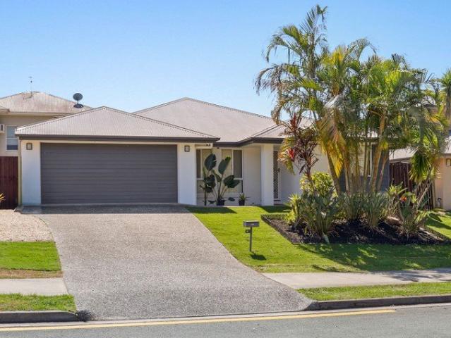 Coomera Convenience Without Compromise Vacant Possession!