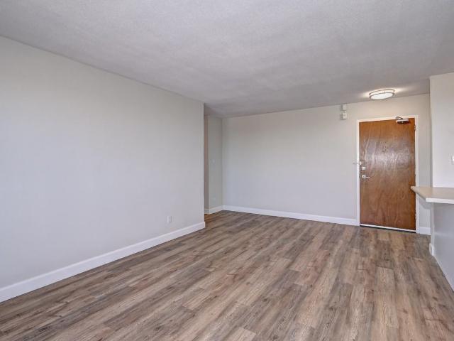 Cooper Tower Apartments 3 Bedroom Apartment for Rent at 301 Fairview Dr, Brantford, ON N3R 2X4 Fairview