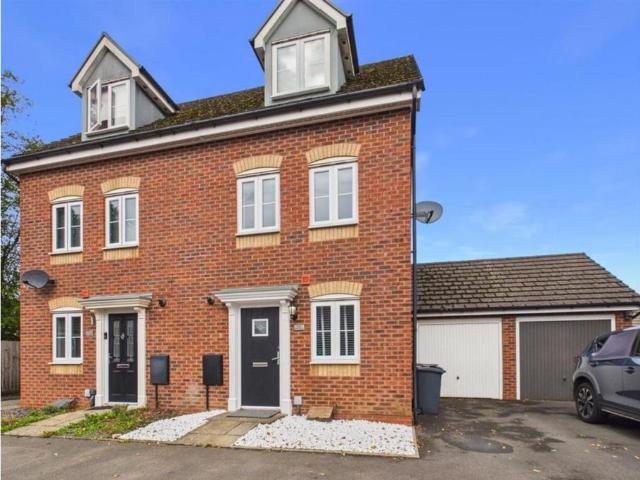 Coopers Meadow, Coventry, CV7 3 bed semi detached house to rent £1,400 pcm £323 pw