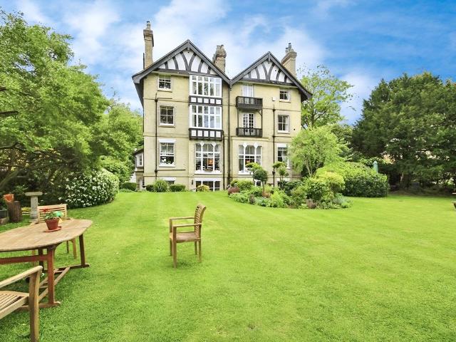 Coopers Hill Lane, Englefield Green, Surrey TW20, 2 bed flat to rent, £1,700 pcm | PrimeLocation