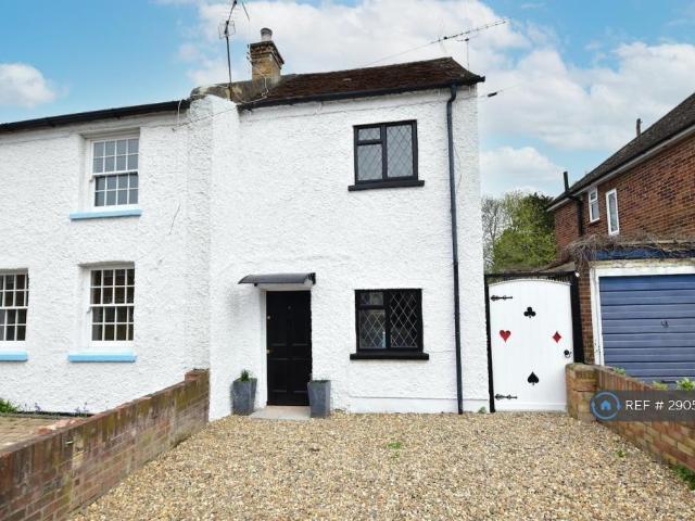 Coopers Row, Iver, SL0 2 bed semi detached house to rent £1,900 pcm £438 pw