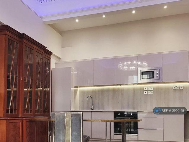 Coates Gardens, Edinburgh, EH12 Studio to rent £1,050 pcm £242 pw