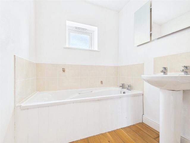 Coates Walk, Bristol, BS4 1 bed apartment to rent £1,050 pcm £242 pw