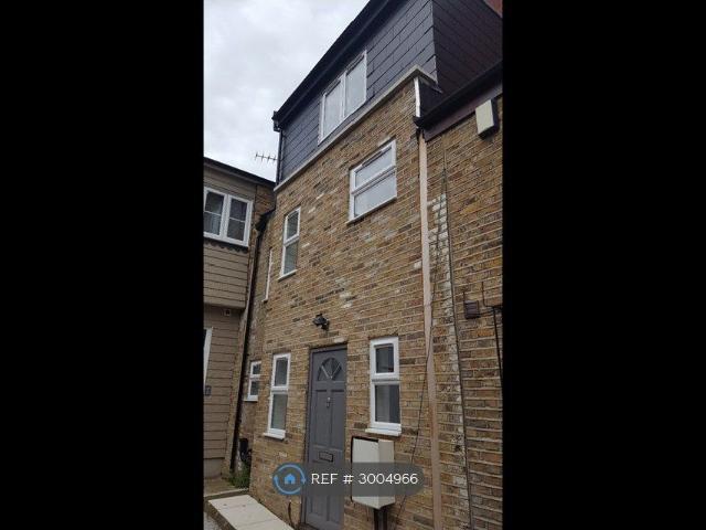 Coach House Mews, Bromley BR1, 1 bed end terrace house to rent, £1,600 pcm | PrimeLocation
