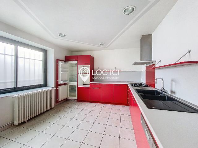 COARRAZE Location Maison T4 avec cour