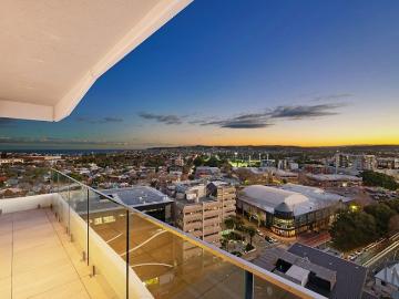 Cockle Creek, Newcastle - Balcony, Gym